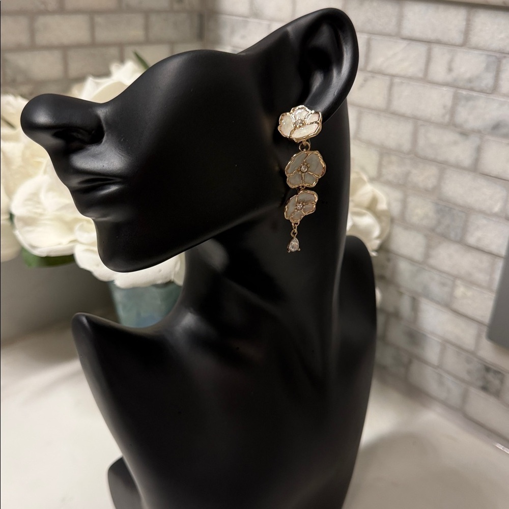 Elegant Gold and White Floral Drop Earrings